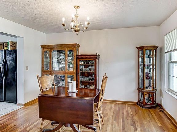 5th image of 4284 Shady Meadows Dr