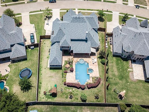 3rd image of 423 Glenbrook Dr