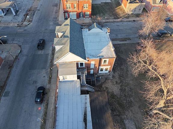 4th image of 2852 Keokuk St #54