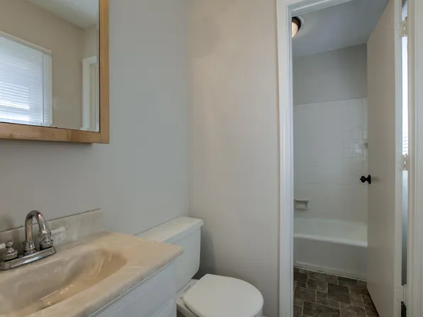 9623 Larimore Ave, Omaha, NE 68134