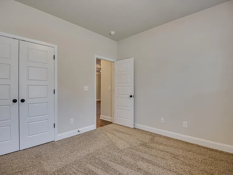 1030 Swan Ct — Photo 14