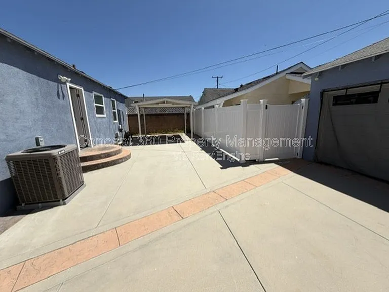 2287 Belmont Ave — Photo 37