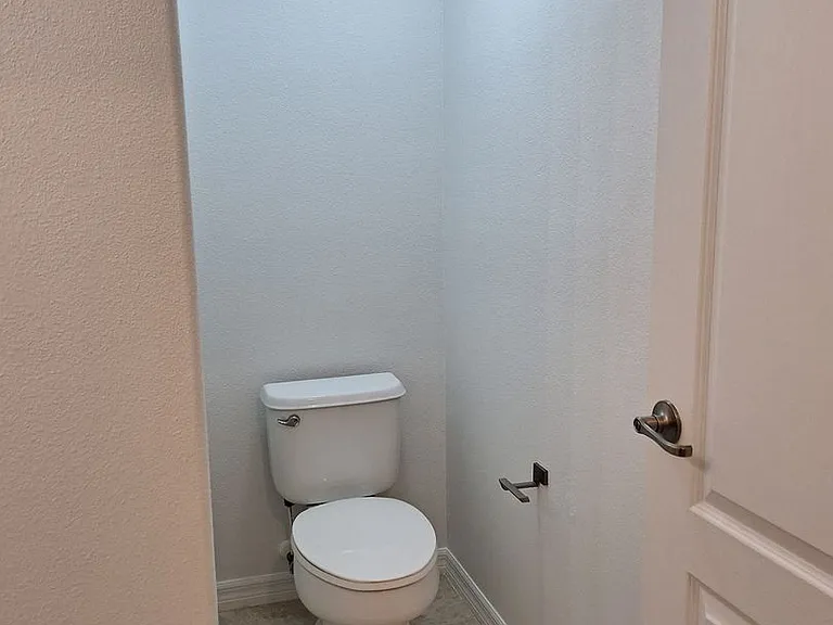 1017 Priory Cir — Photo 19