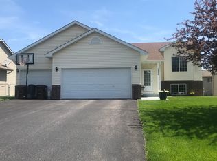 1250 Landings Ln, Watertown, MN 55388