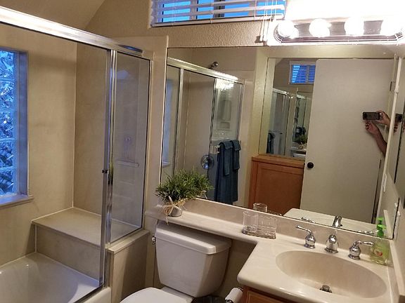 5th image of 726 Portsmouth Ct