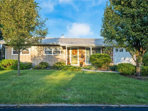 16 El Reno Ave, Nazareth, PA 18064