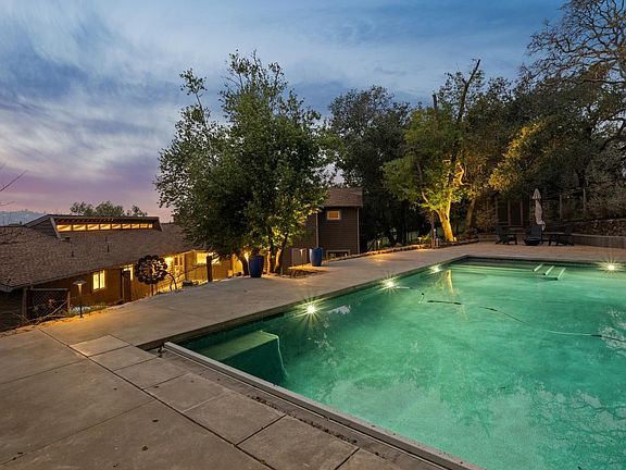 4th image of 2016 Park Vista Court