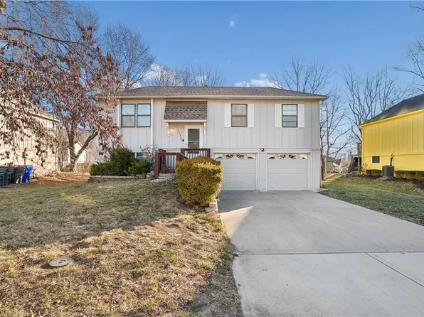 12925 S Brougham Dr, Olathe, KS 66062