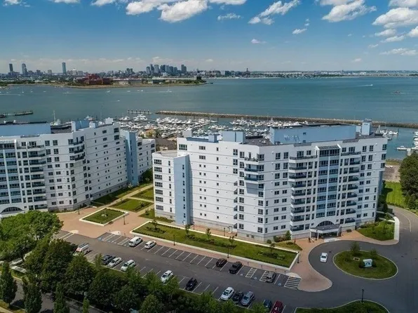 2001 Marina Dr APT 316, Quincy, MA 02171