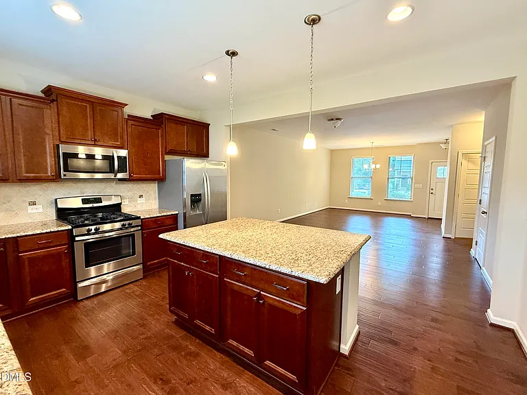 1008 Midtowne Way — Photo 5