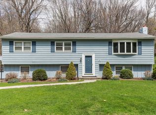 134 Roosevelt Rd, Hyde Park, NY 12538