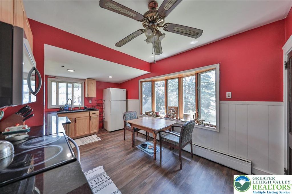 417 N 3rd St, Lehighton, PA - More