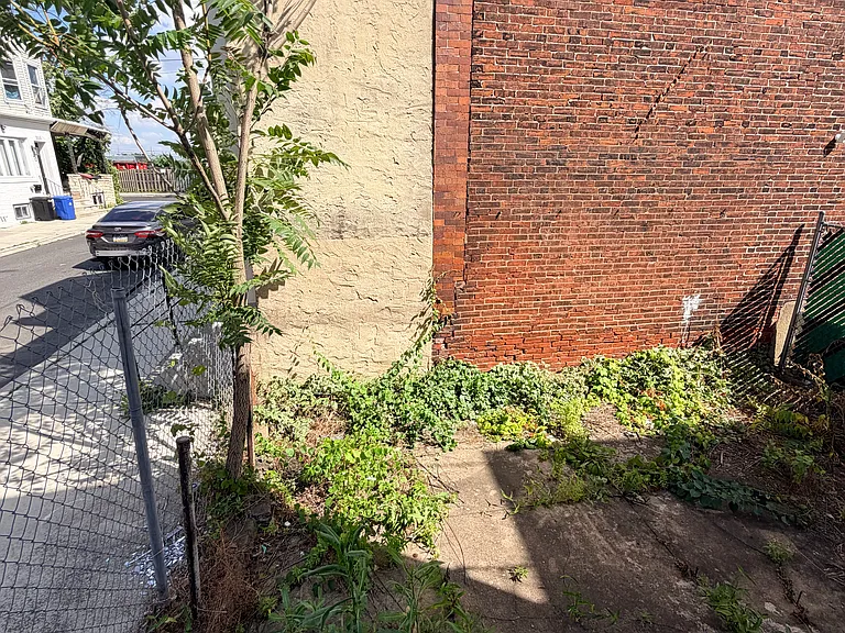 6030 Greenway Ave — Photo 30