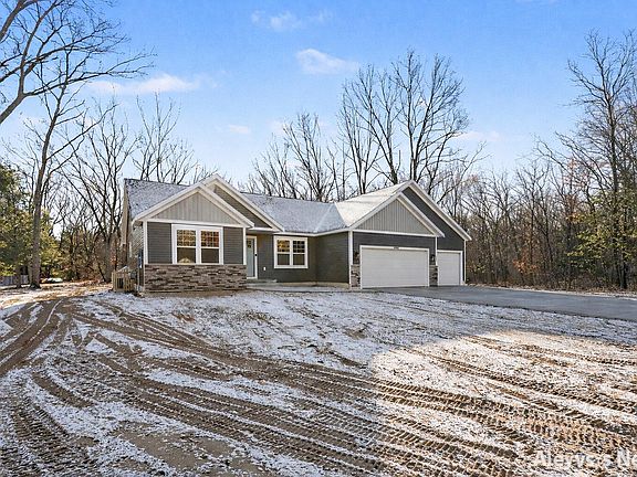 2nd image of 1986 Northside Dr