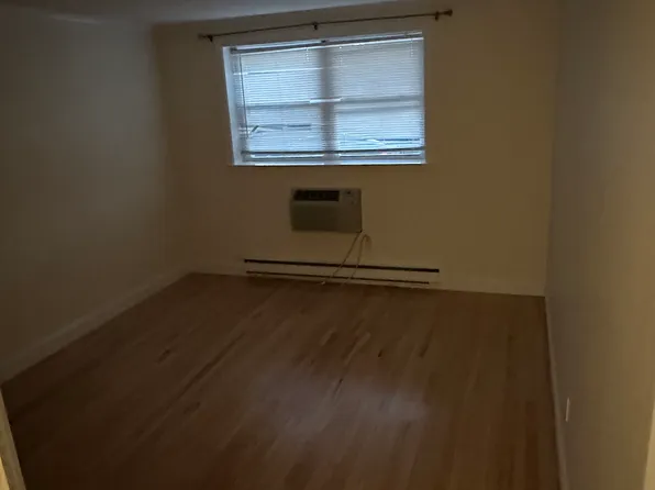 637 Cove Rd Unit D5, Stamford, CT 06902