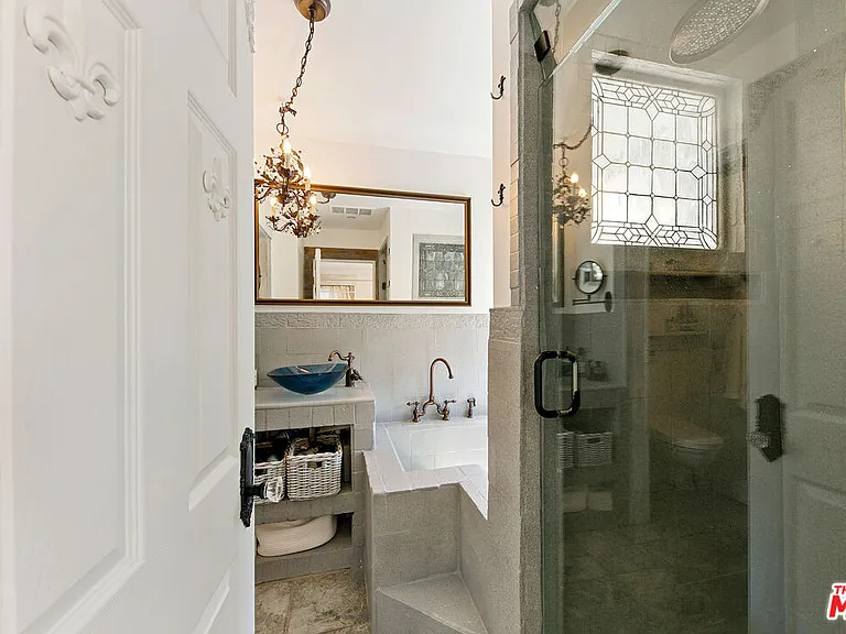 2851 Seabreeze Dr — Photo 29
