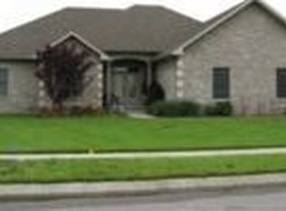 1220 Cedar Crest Cir, Pittsburg, KS 66762