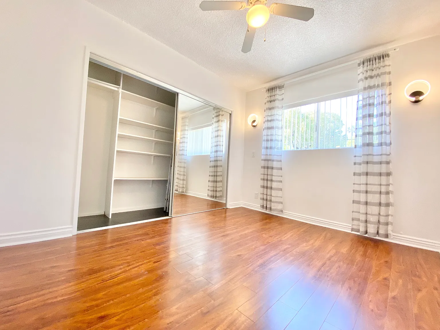 1315 N June St — Photo 4