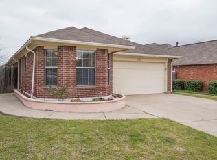 3054 Rustlewind Ln, Grand Prairie, TX 75052