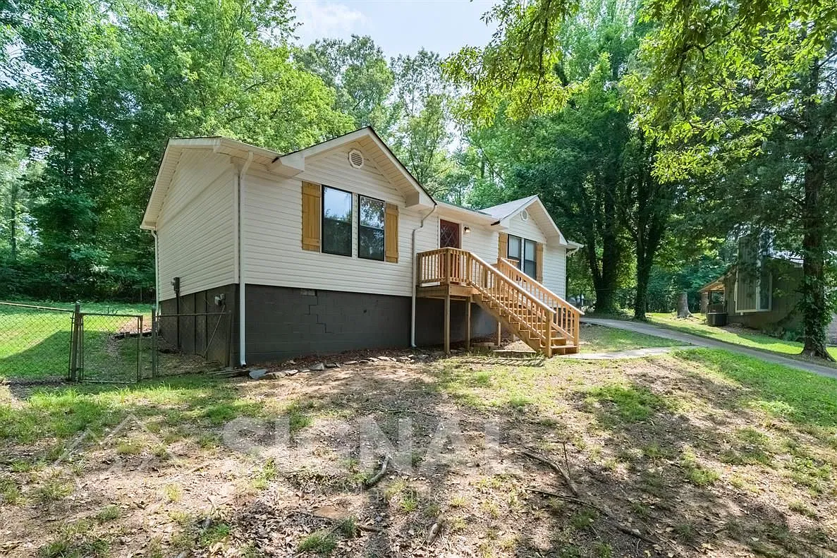 3 bed, 1.5 bath, 1008 sqft, $1,150 — Photo 2