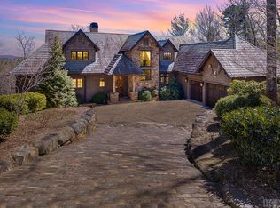 154 Homestead Rd, Lake Toxaway, NC 28747