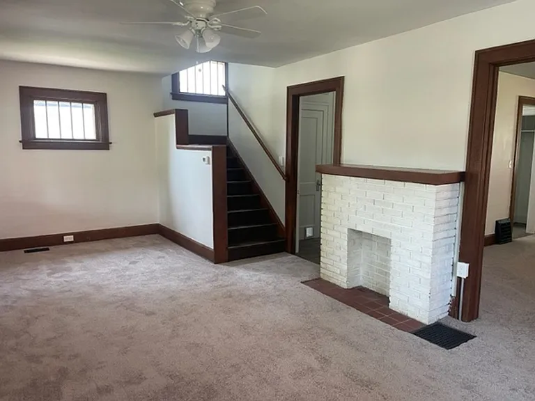 536 Pleasant St — Photo 5
