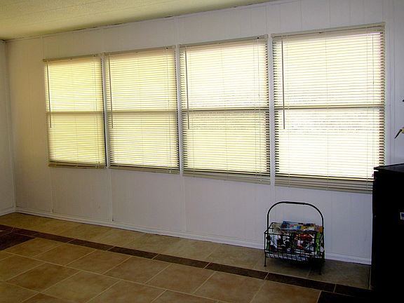 Sunroom -- not included in total sqft