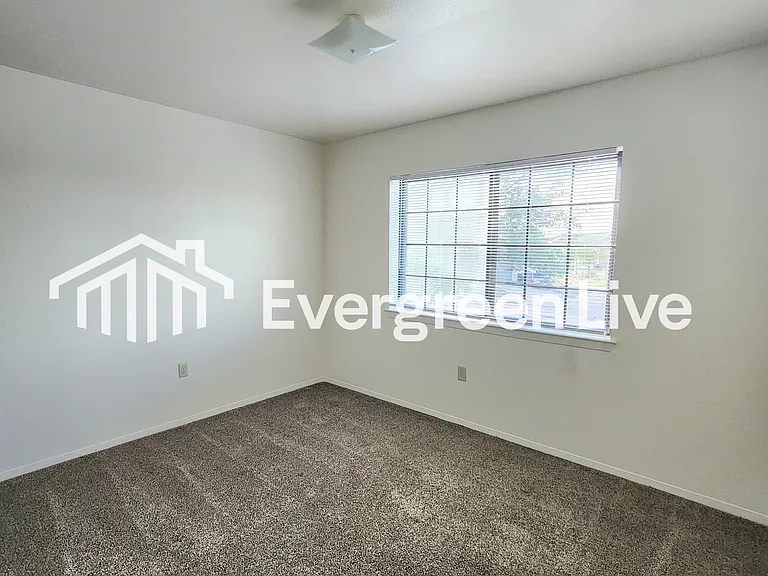 233 Raven Dr — Photo 23