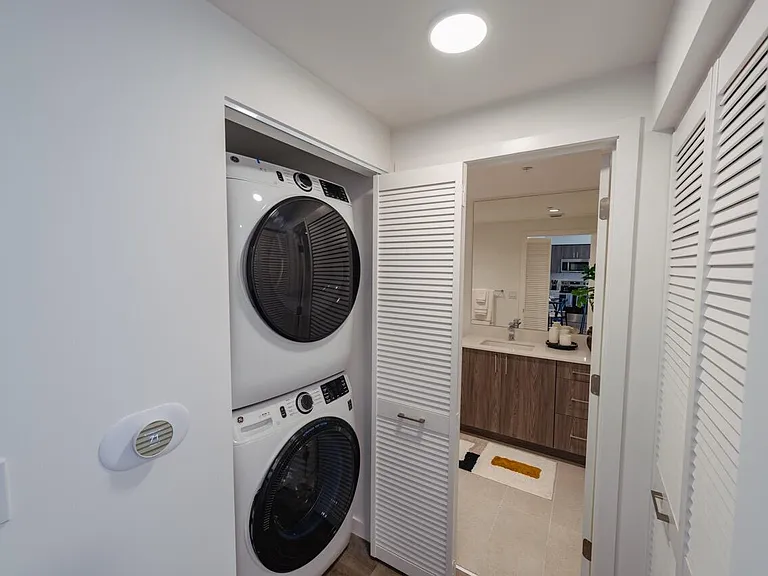 450 SW 5th St #608 — Photo 20