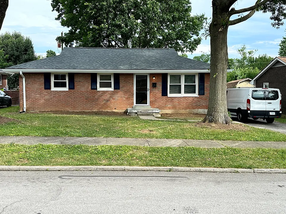 324 Larkwood Dr