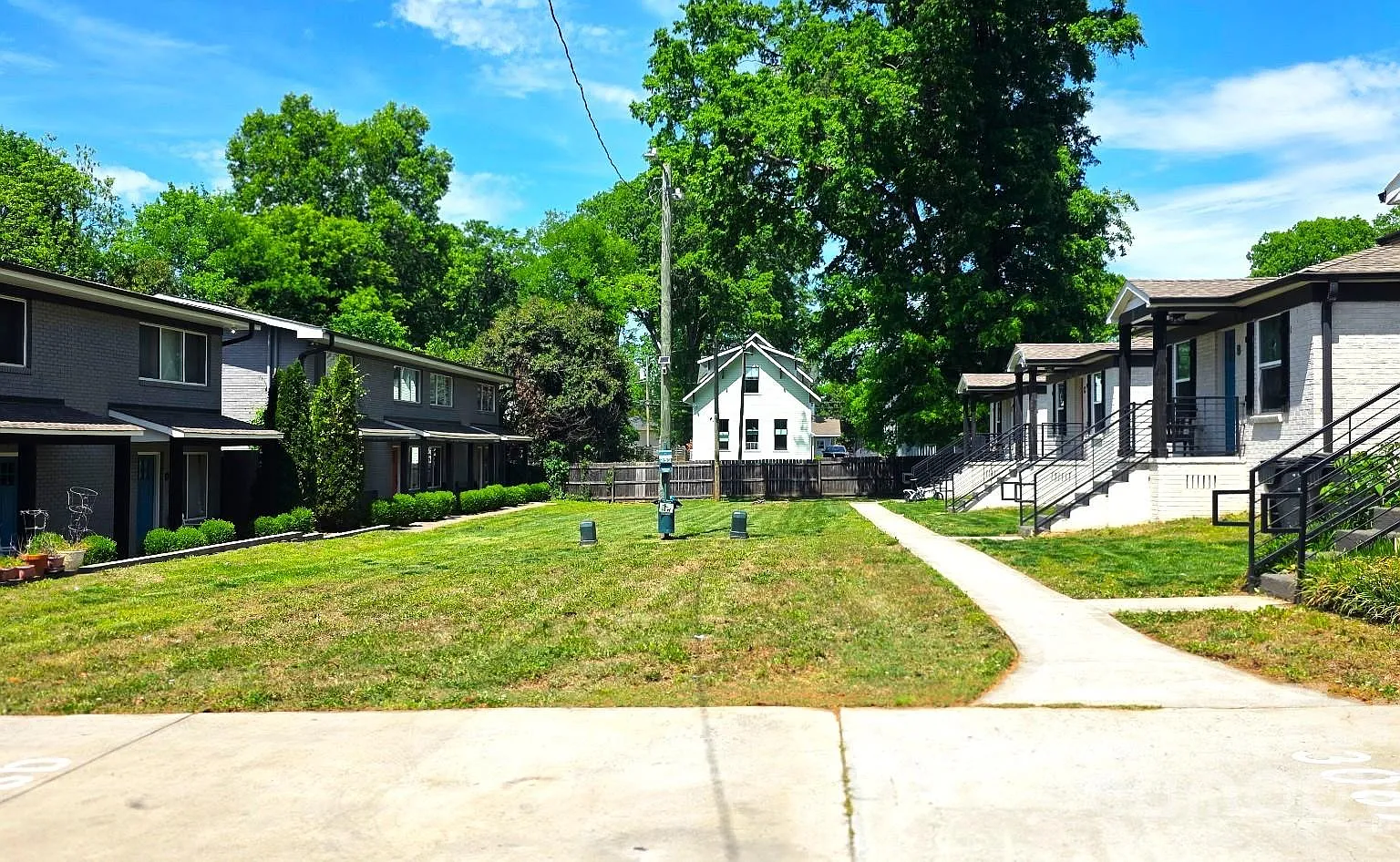 2 bed, 1.0 bath, $1,650 — Photo 3