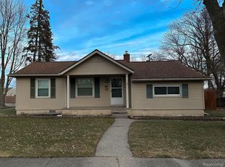 29110 Manhattan St, Saint Clair Shores, MI