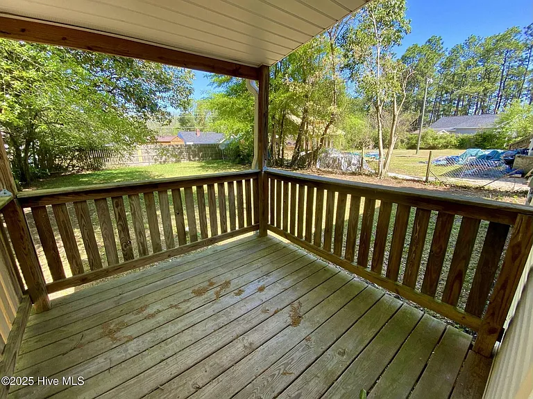 513 W Chapin Rd — Photo 21