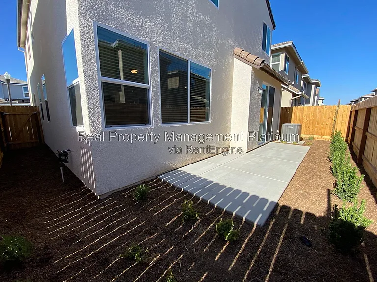 3736 Longford Way — Photo 10