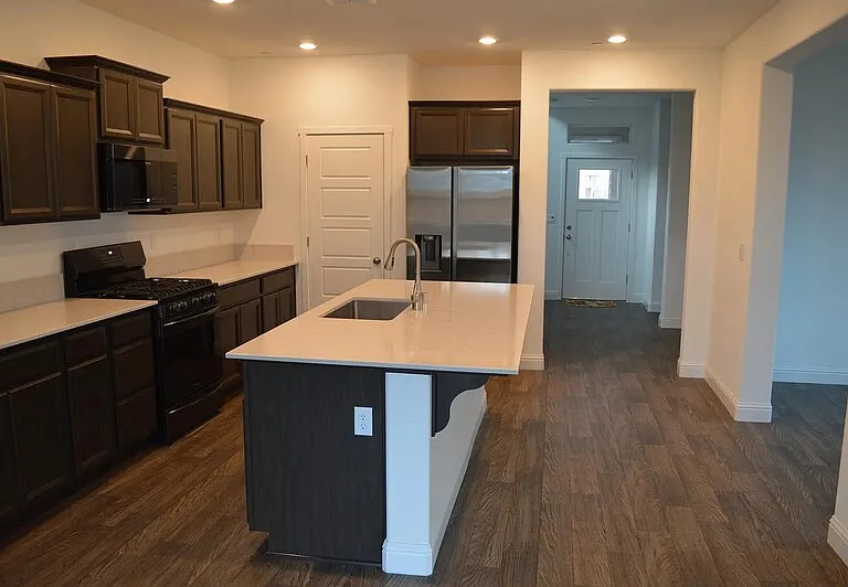 2434 Urdaneta Way — Photo 9