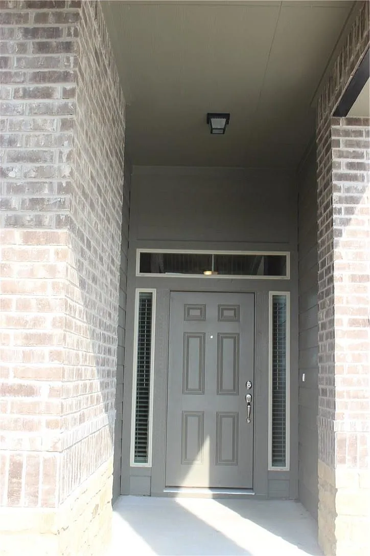 4 bed, 3.0 bath, 2606 sqft, $2,850 — Photo 3