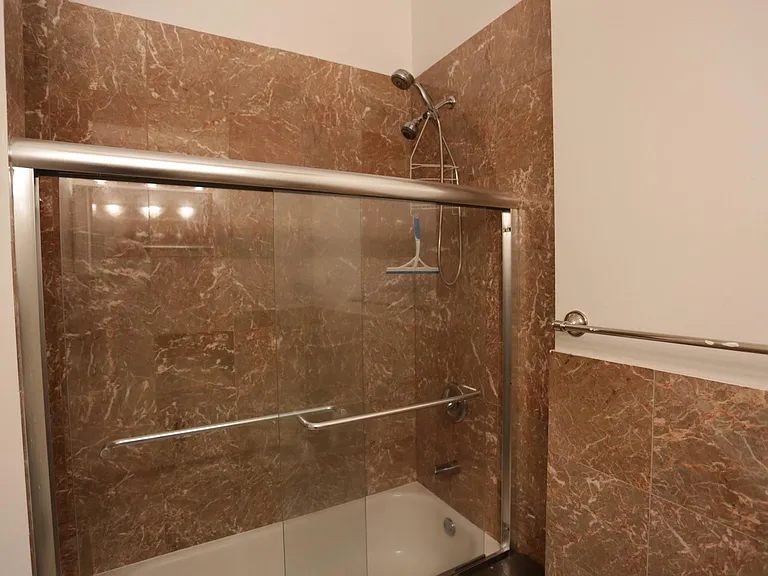 6052 W Irving Park Rd #3E — Photo 6