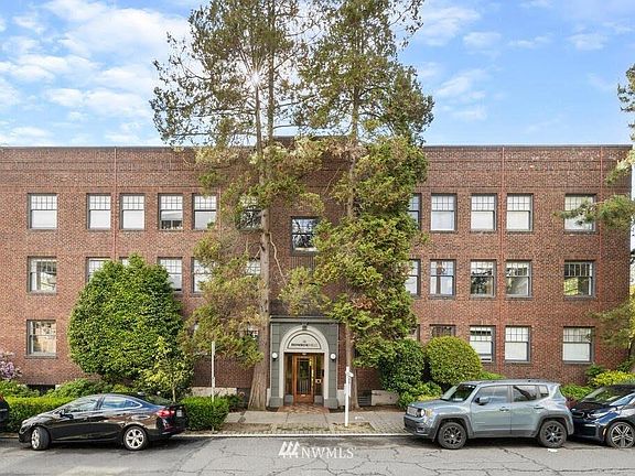 5th image of 321 Boylston Ave E APT 205