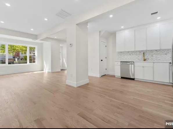 412 Davis Ave, Kearny, NJ 07032