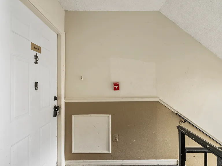 4160 Versailles Dr #4160D — Photo 2