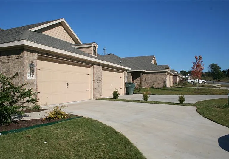 2809 N Seneca Ave #2809 — Photo 1