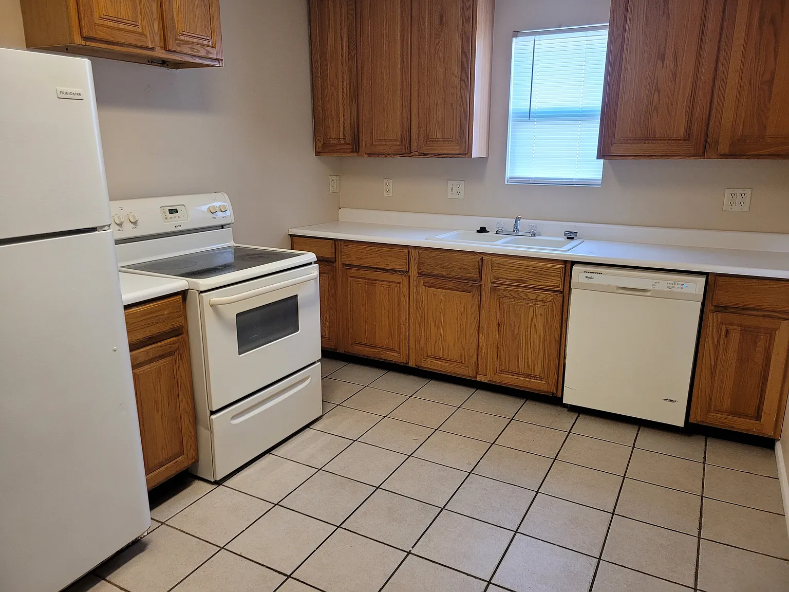 321 E. Mill St - 5 — Photo 3