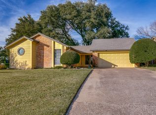 601 N Riverside Dr, Grapevine, TX 76051