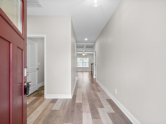 5th image of 270 Crusaw Dr