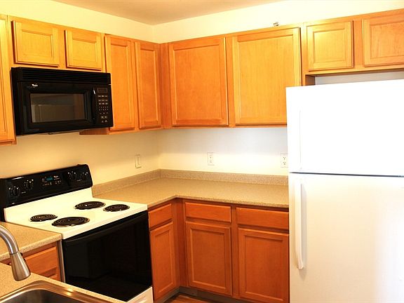 4th image of 140 Railroad Ave #301