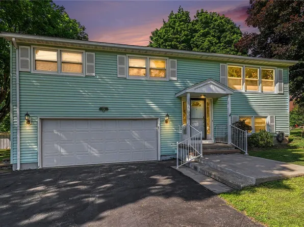 134 Lake Rd, Avon, NY 14414