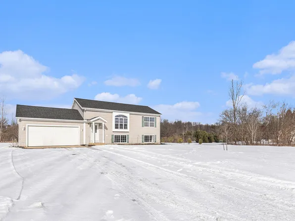 855 Olin Meadows Dr, Sparta, MI 49345