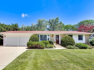 1424 Bates Ln, Schaumburg, IL 60193