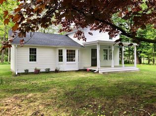 30 Half Circle Rd, Germantown, NY 12526