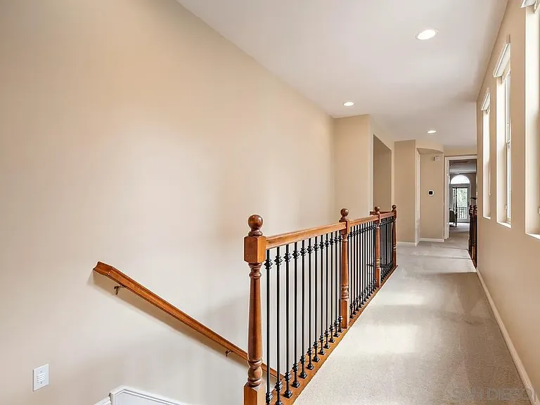 2759 E Bainbridge Rd — Photo 28
